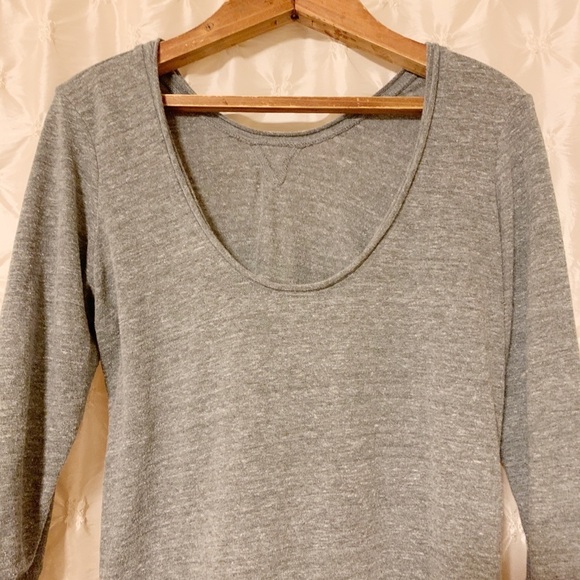 Alternative Heathered Gray Scoop Back 3/4 Sleeve Shirt - Picture 5 of 11
